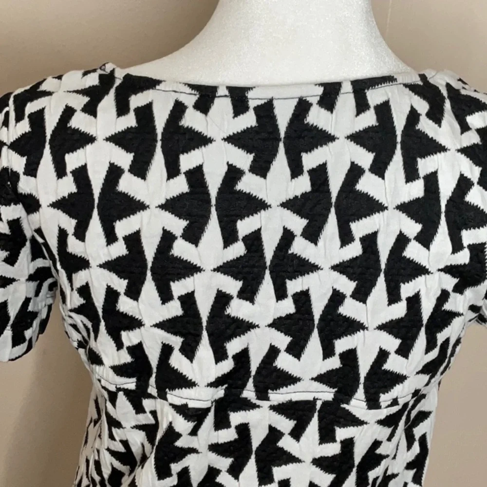 Anthropologie Black and White Patterned Short Sleeve Top - Picture 5 of 8
